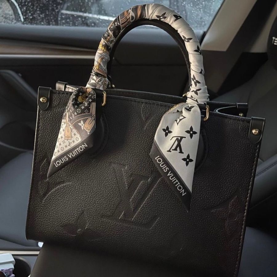 LV On The Go PM 芯片款 黑色壓紋皮革 含 LV絲巾-49