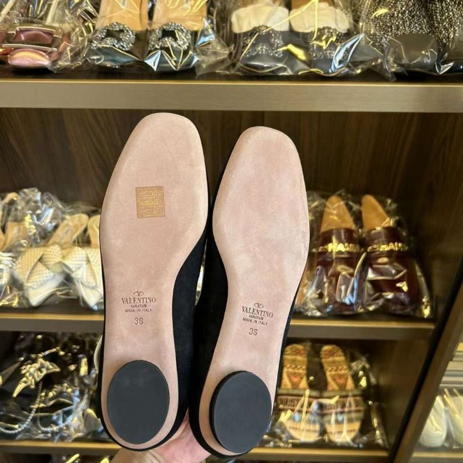 Valentino 平底鞋 36號 僅試穿放置痕迹 原價26800左右-3