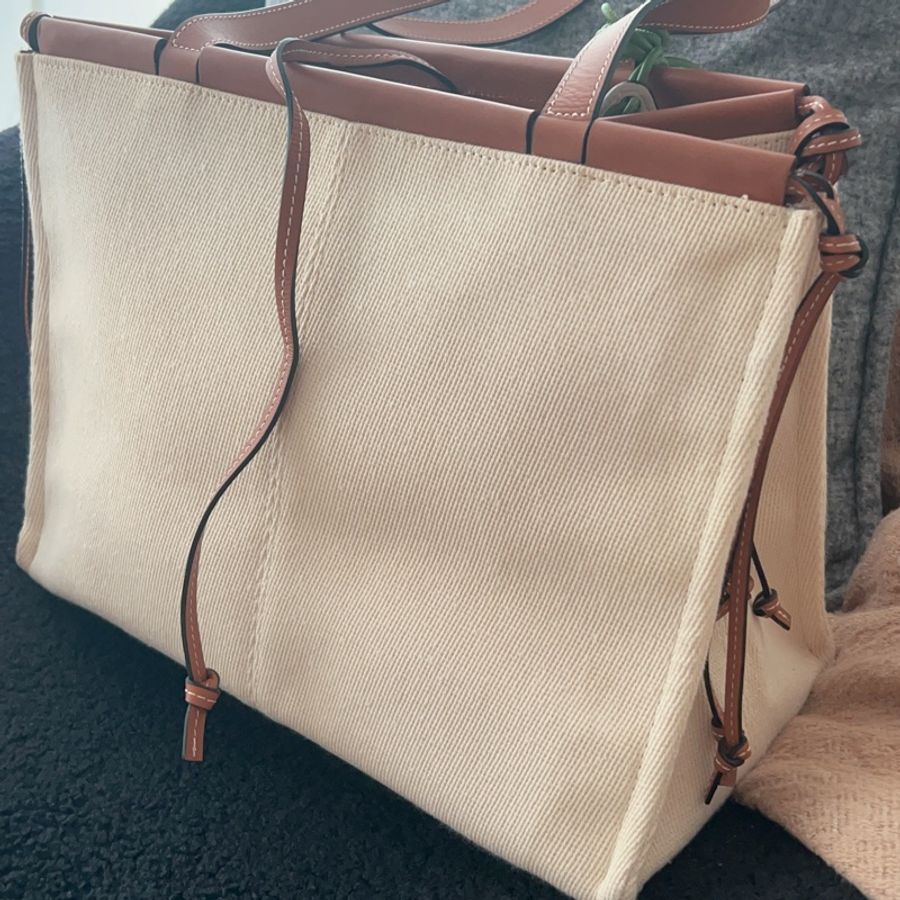 Loewe 帆布牛皮托特包loewe cushion tote bag-6