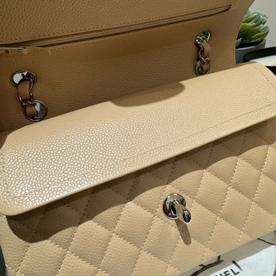 Chanel classic flap 23 杏色銀扣-1