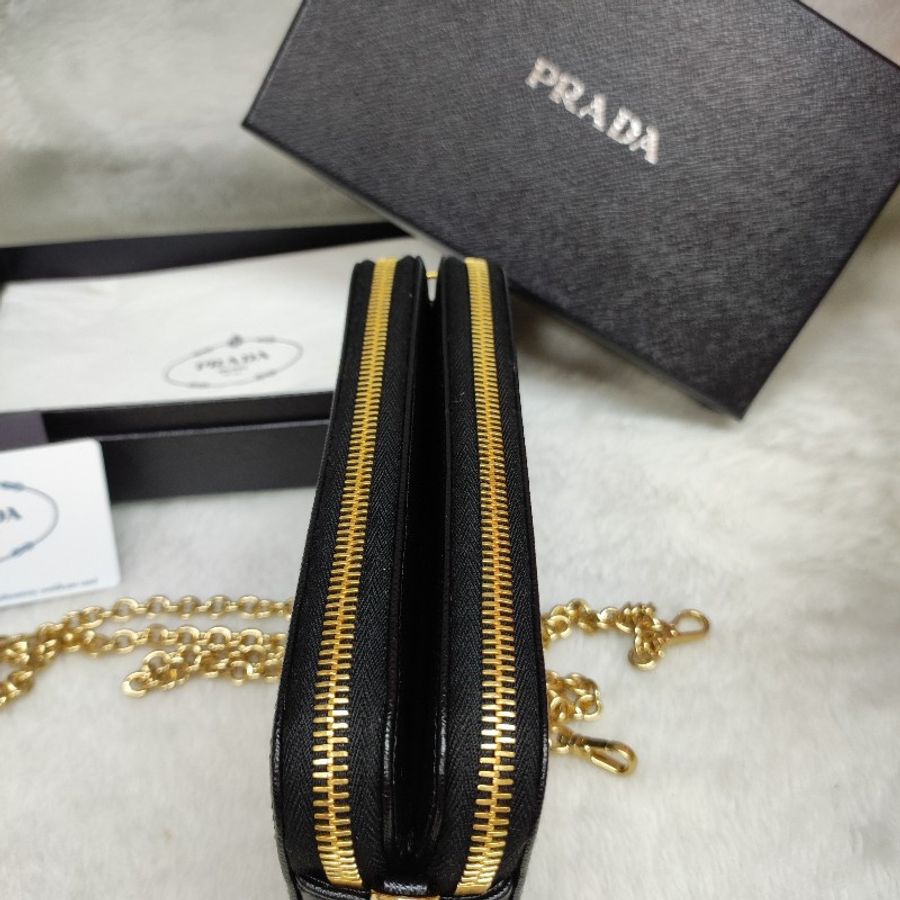 Prada 1DH010 Saffiano 鍊包 WOC 黑/Logo 防刮牛皮-2