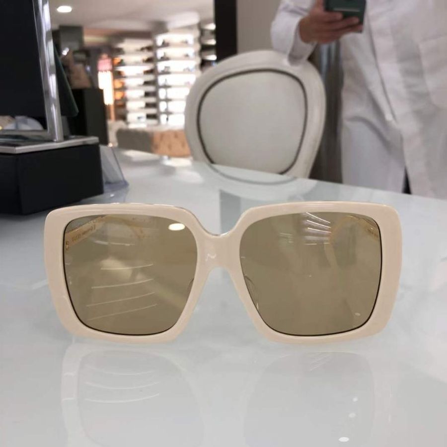 Gucci🐝亞洲鼻托太陽眼鏡 GG0567sa-1