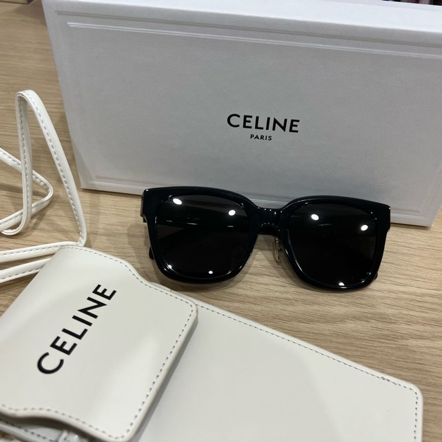 (已保留)(♥️♥️黑五特價)CELINE CL40222F 墨鏡 近全新 黑金 黑色 超美 triomphe凱旋門-0