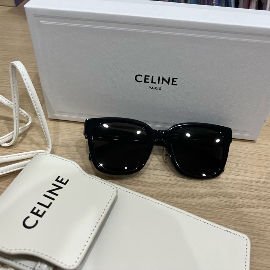 (已保留)(♥️♥️黑五特價)CELINE CL40222F 墨鏡 近全新 黑金 黑色 超美 triomphe凱旋門-1