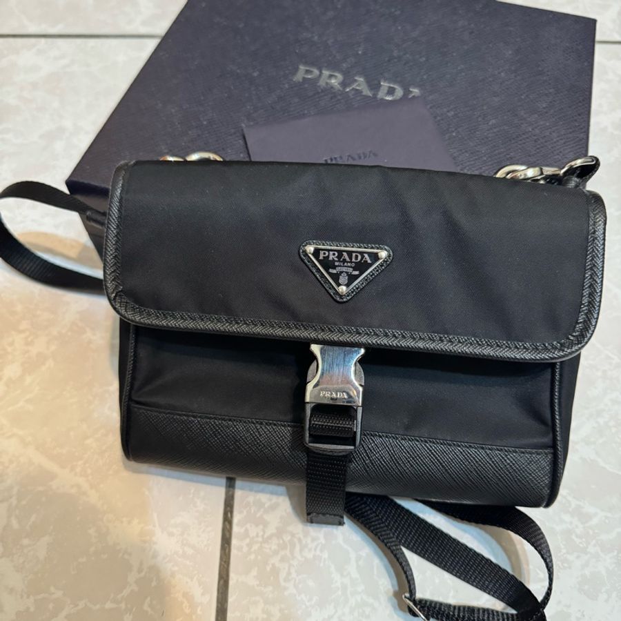 PRADA經典三角品牌LOGO尼龍腰包/斜背包(黑2ZH108)-1