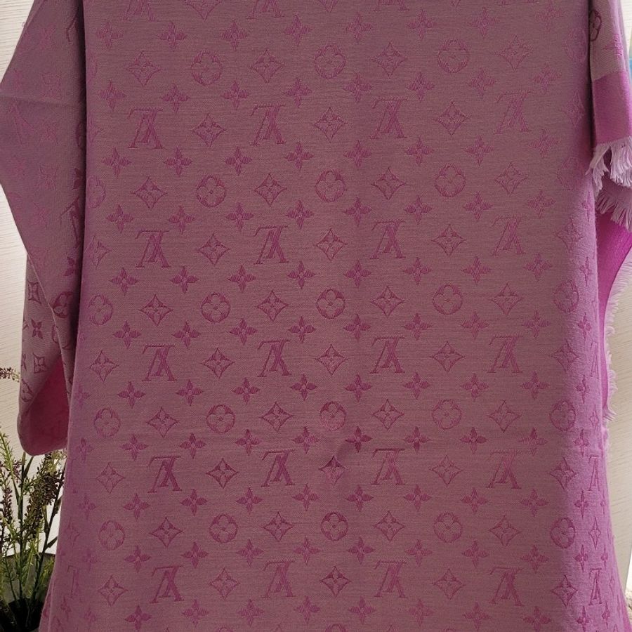 LOUIS VUITTON M73666披肩-3