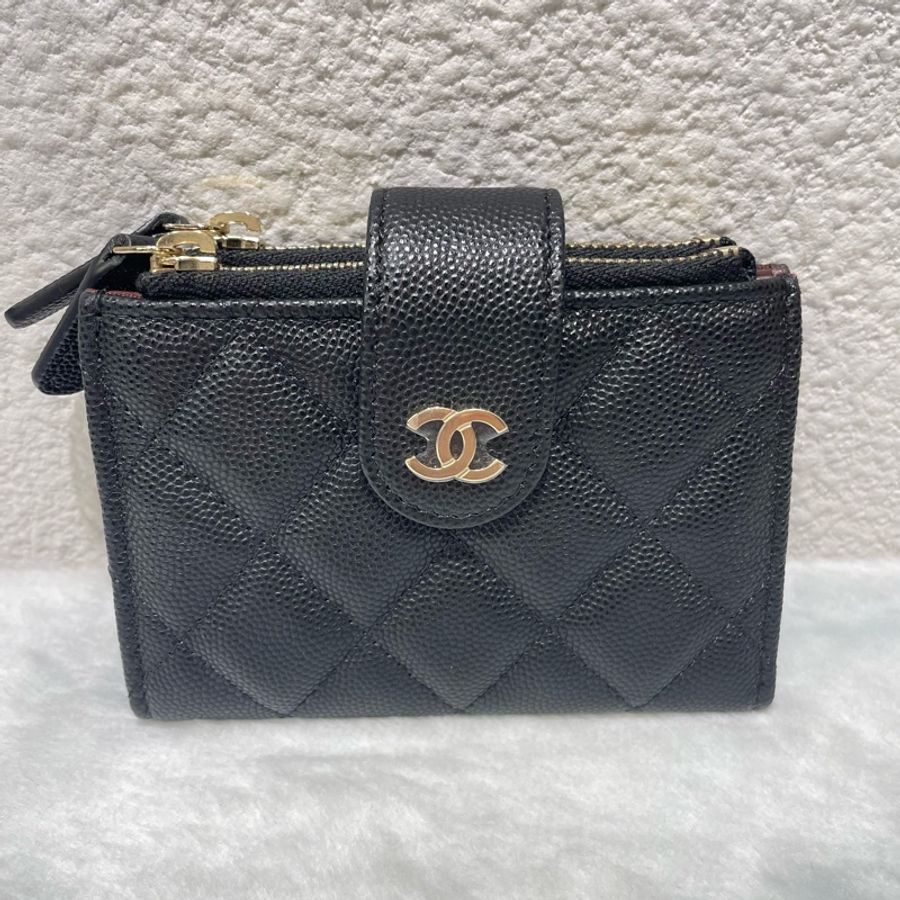 全新 CHANEL 上扣式對摺卡包-0