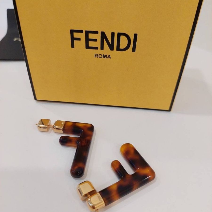 FENDI經典FF琥珀LOGO耳環-1