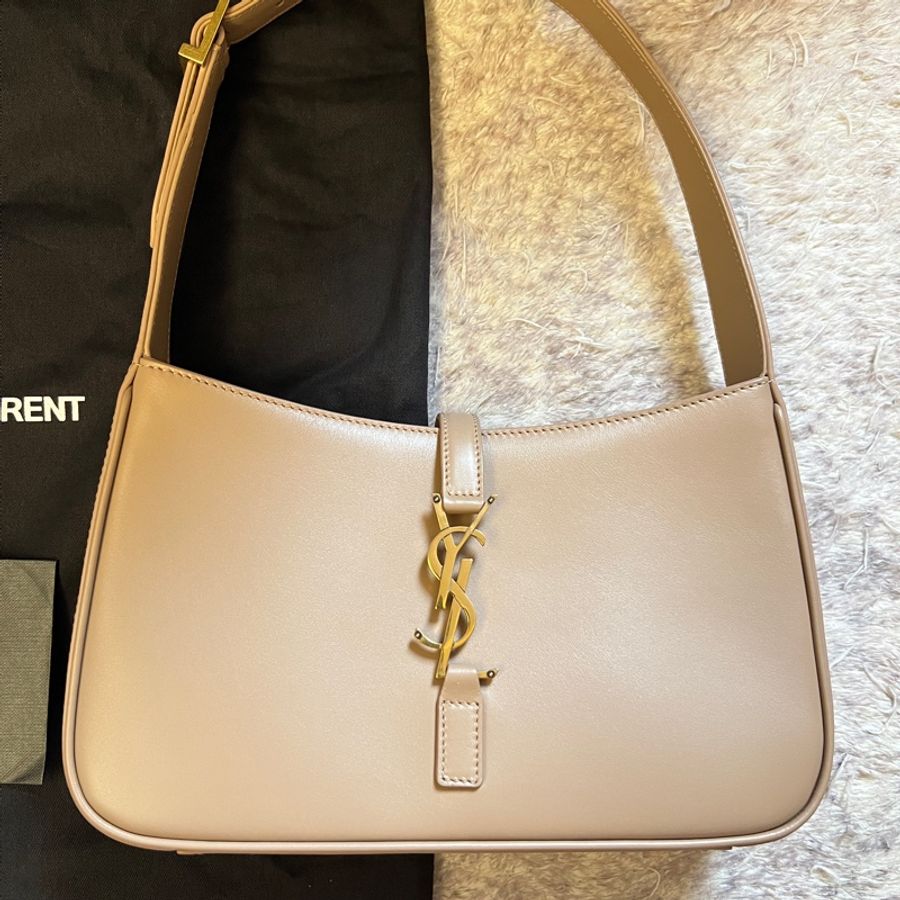 YSL 小牛皮（粉膚色）HOBO腋下包-6