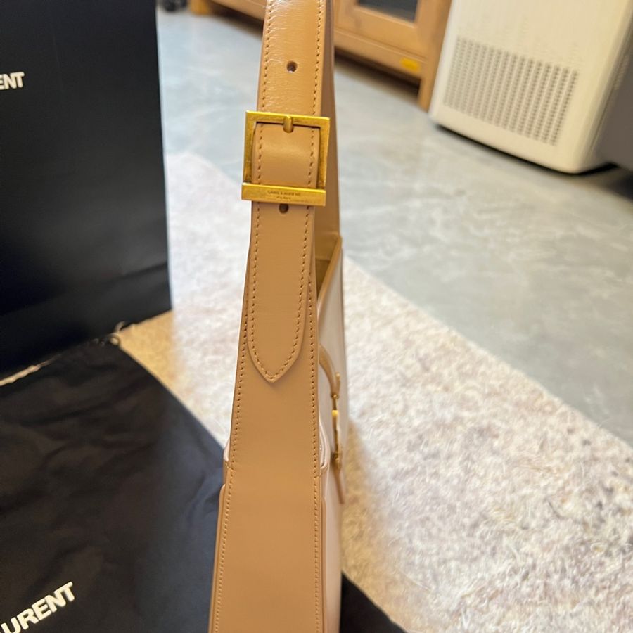 YSL 小牛皮（粉膚色）HOBO腋下包-9