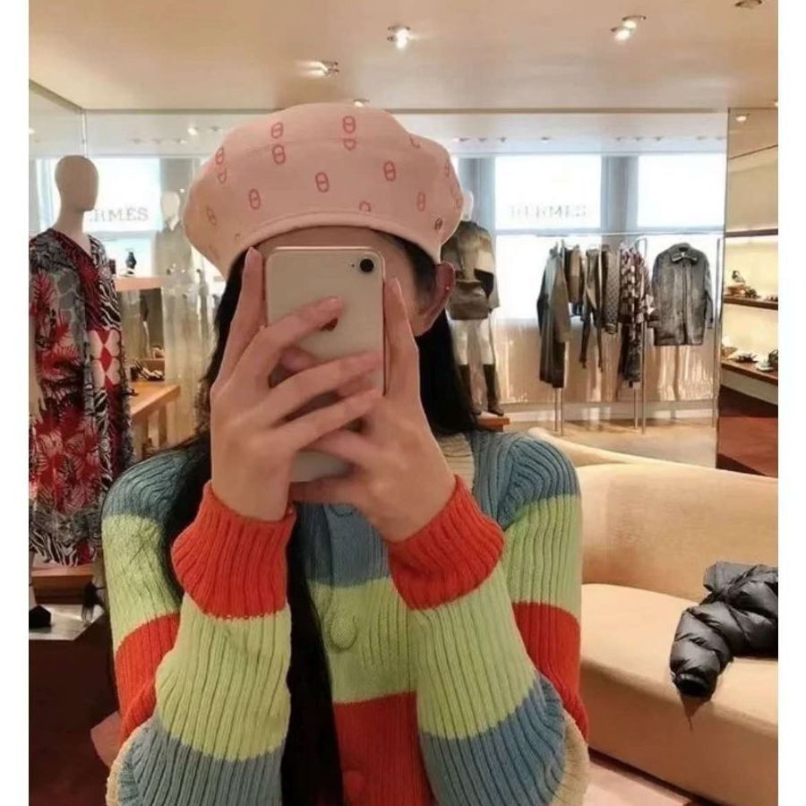 Hermès貝雷帽  全新帶吊牌 57 經典豬鼻子滿logo 少女心爆棚的粉色-1