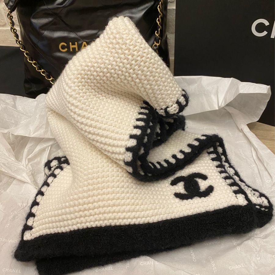 冬天買不到 CHANEL 經典款配色米白色羊絨針織圍巾-5