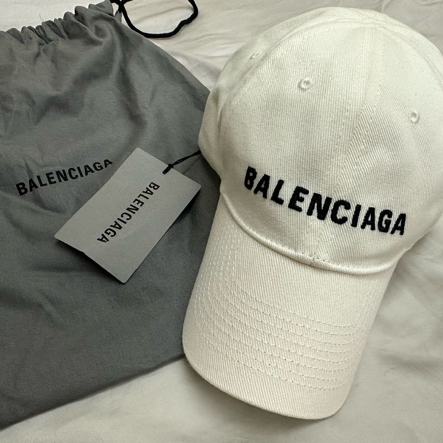 (已售出)全新正品專櫃購入BALENCIAGA巴黎世家白色帽子 可小議-6