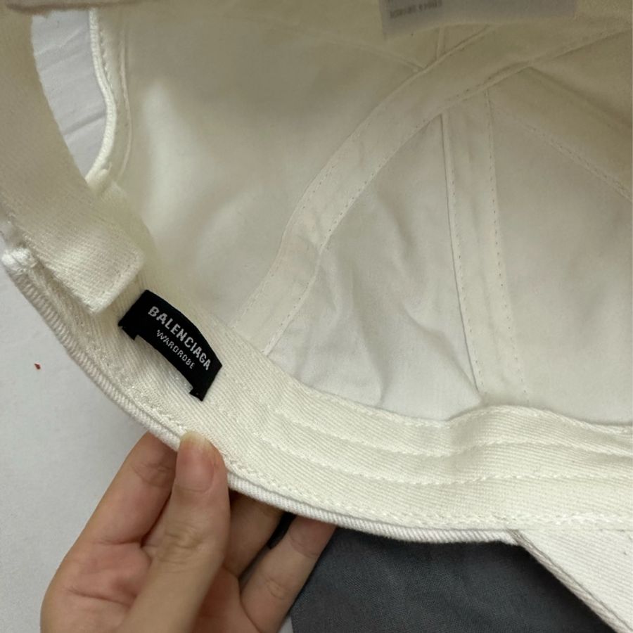 (已售出)全新正品專櫃購入BALENCIAGA巴黎世家白色帽子 可小議-15