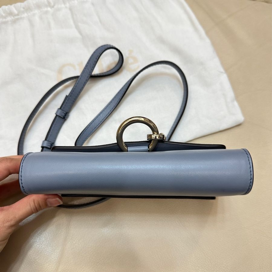 Chloe Faye mini leather wallet bag小牛皮拼接麂皮鏈帶肩背包 woc Washed Blue-12