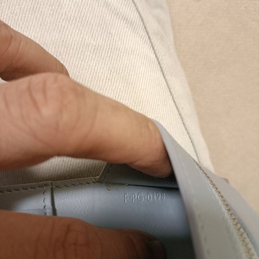 CELINE 雙拼色,藍灰牛皮皮夾-33