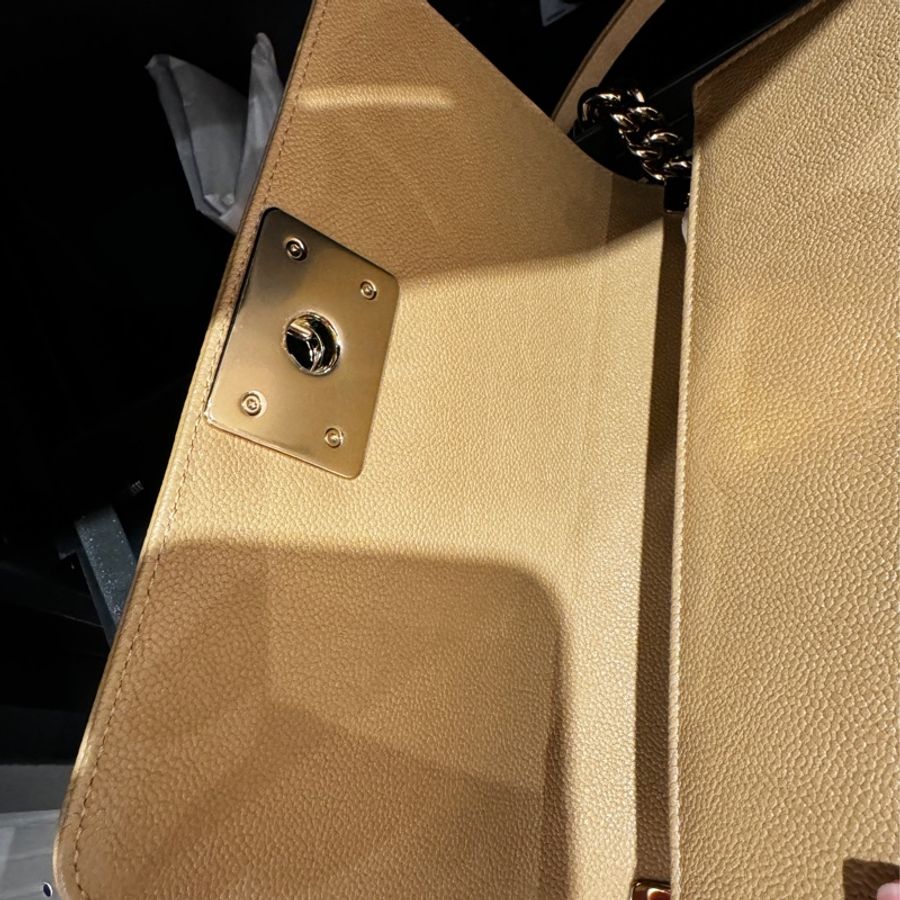 chanel boy20 山形紋 淡金釦 牛皮-6