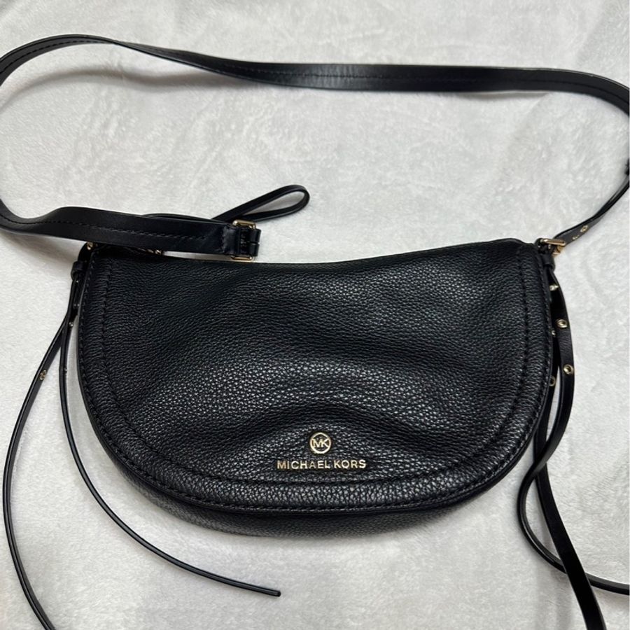 ✨MICHAEL KORS 月亮包-0