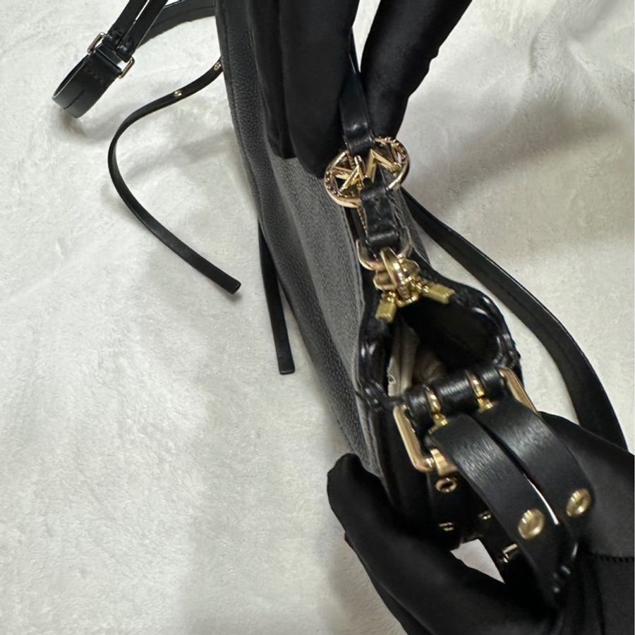✨MICHAEL KORS 月亮包-12