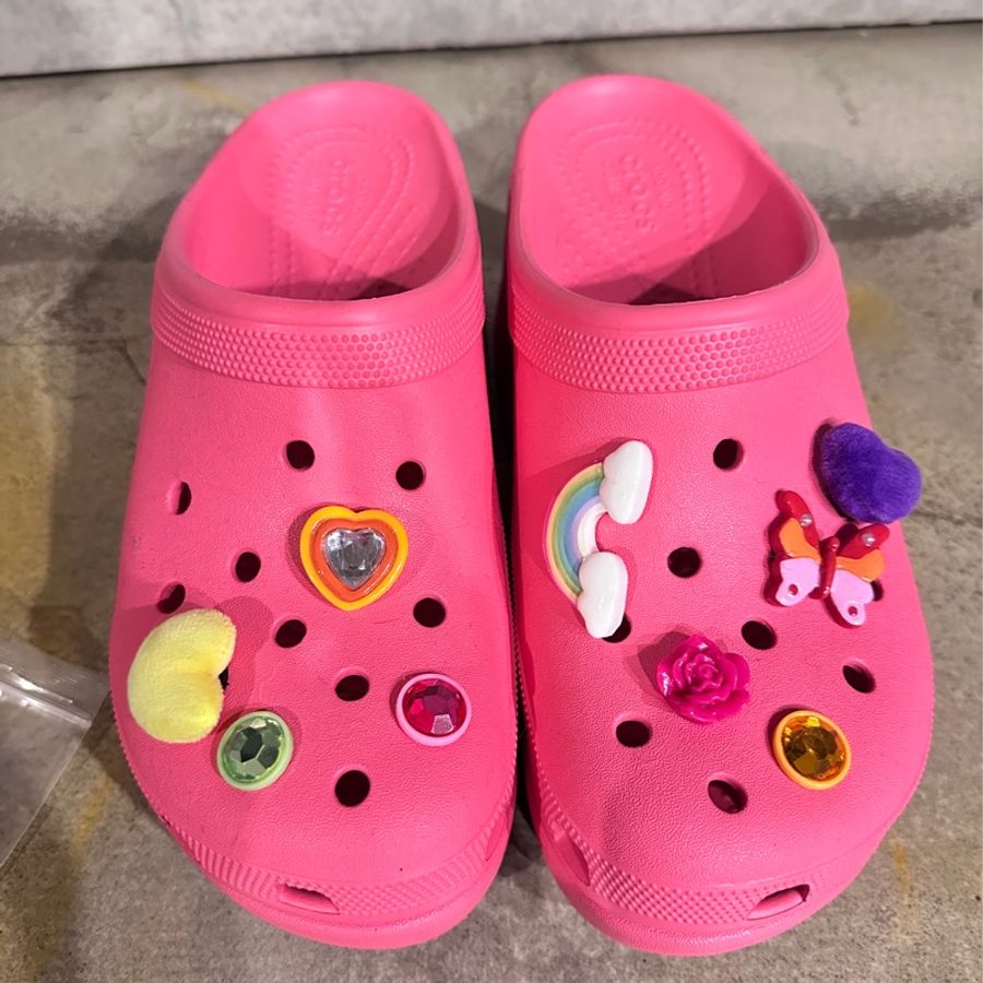 crocs桃色厚底粗跟涼鞋-0