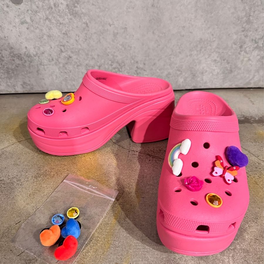 crocs桃色厚底粗跟涼鞋-1