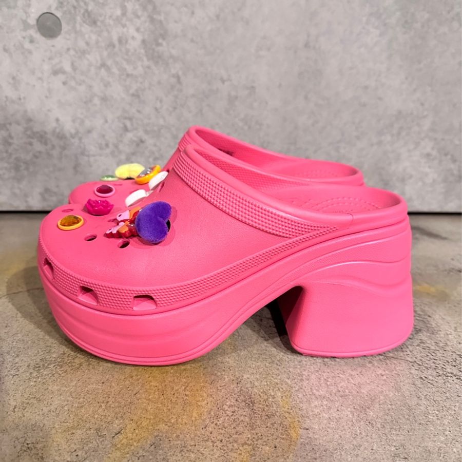 crocs桃色厚底粗跟涼鞋-2