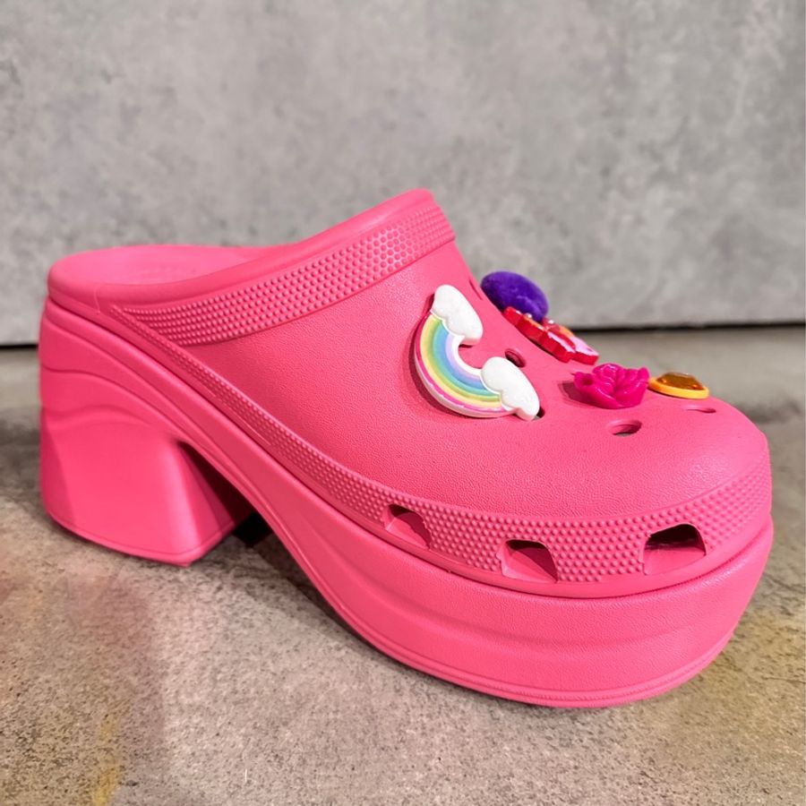 crocs桃色厚底粗跟涼鞋-5