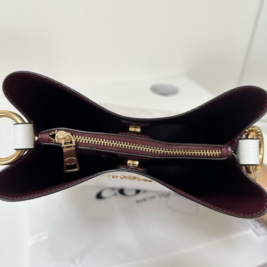 COACH 經典C LOGO肩/斜背兩用水桶包(白) 老花水桶-3