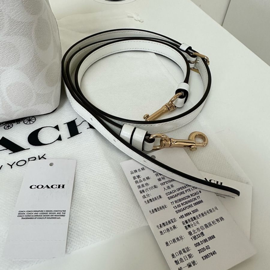 COACH 經典C LOGO肩/斜背兩用水桶包(白) 老花水桶-4
