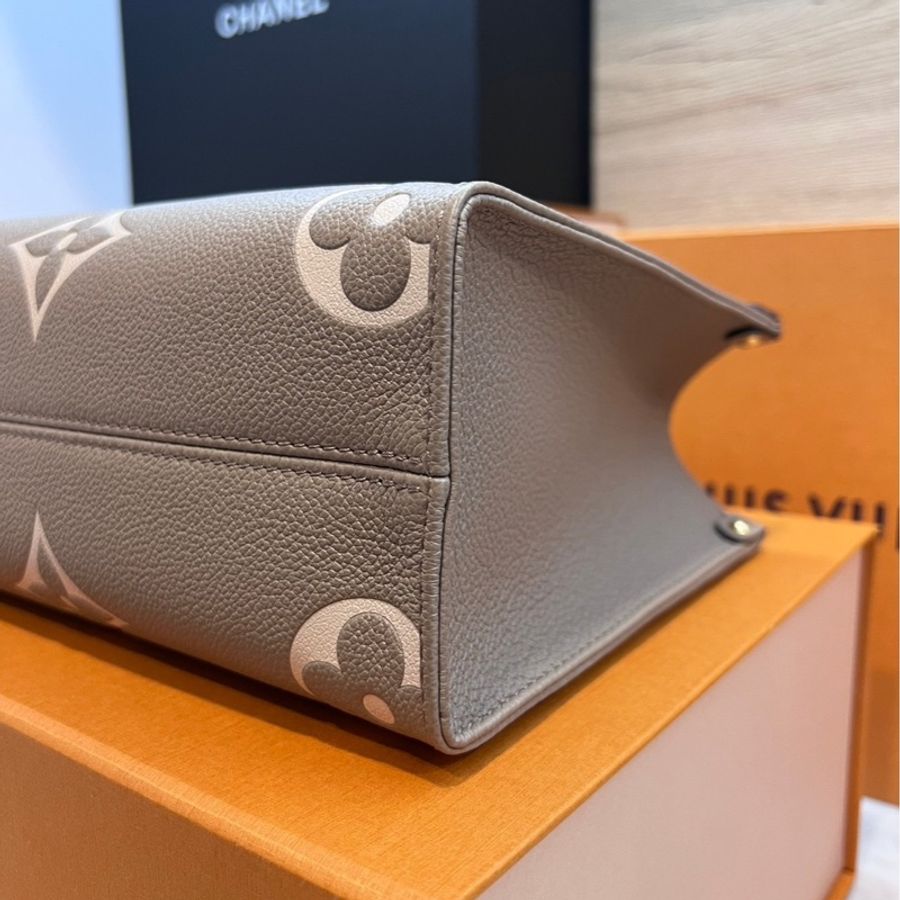 LV On The Go PM 芯片款 斑鳩灰色/奶油色 灰色-21