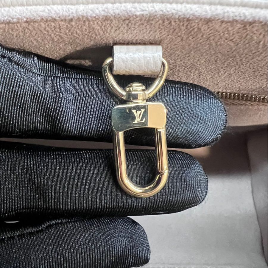 LV On The Go PM 芯片款 斑鳩灰色/奶油色 灰色-35
