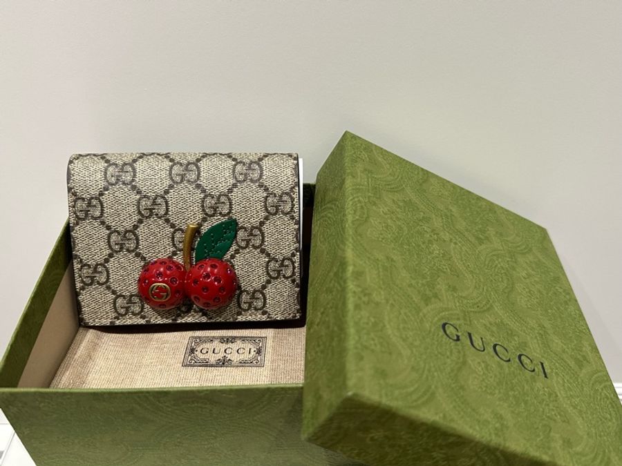 GUCCI GG SUPREME CARD CASE WALLET WITH CHERRIES-8