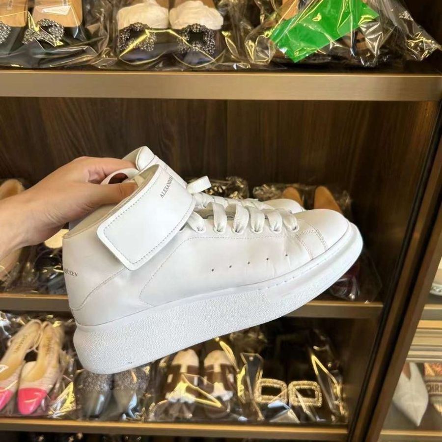 Alexander McQueen 男鞋 41號 邊縫處有點氧化穿上不明顯 整體很新 超甜價 完美主義請繞路-2