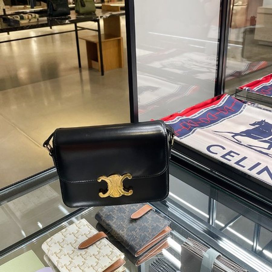 🎉新品好折扣✨Celine 188423 Teen Triomphe 小款凱旋門包 黑色-13