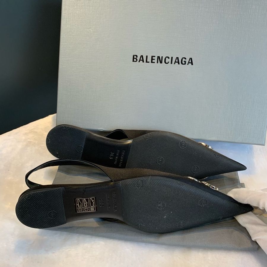 Balenciaga BB Logo尖頭平底鞋-5