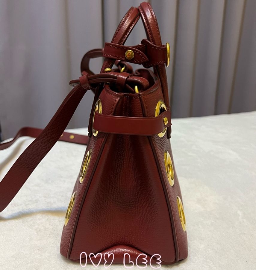 Burberry Banner - Baby 質感深紅色小牛皮 造型 金色環 斜背包 肩背包 近新 二手精品-2