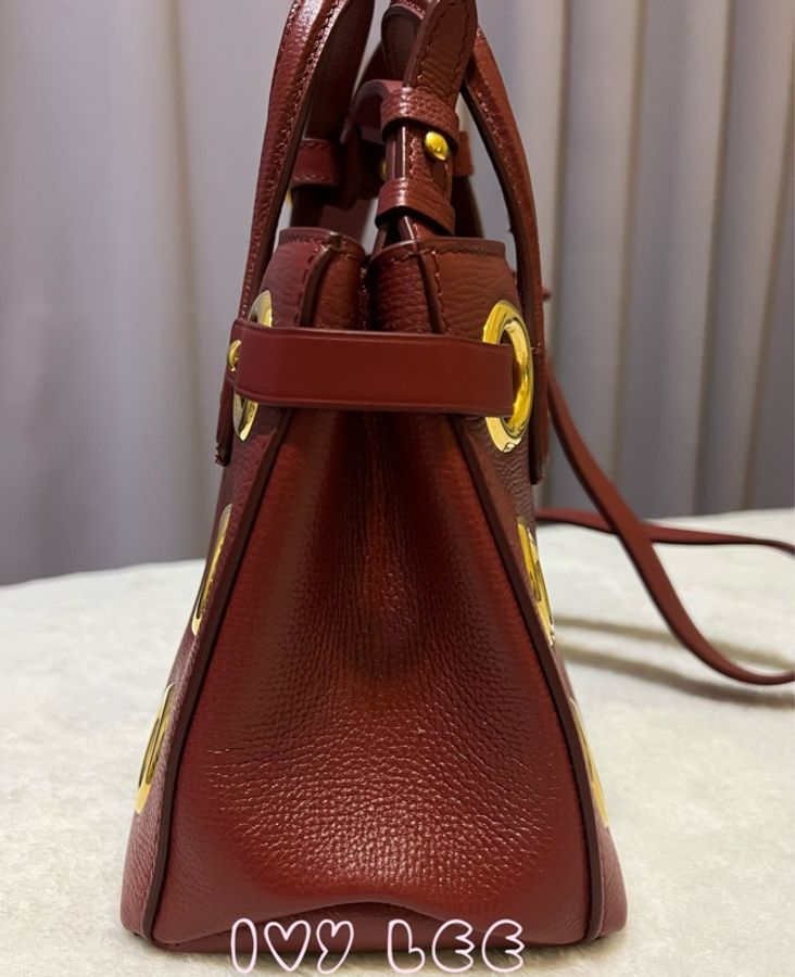Burberry Banner - Baby 質感深紅色小牛皮 造型 金色環 斜背包 肩背包 近新 二手精品-3