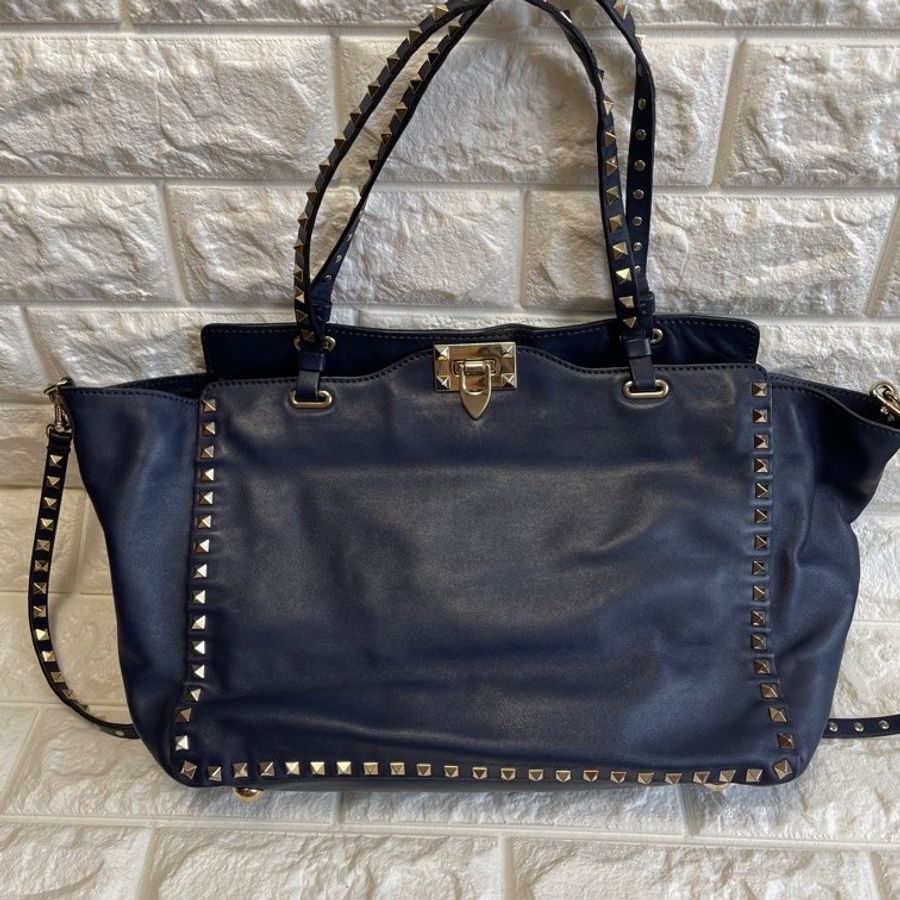 Valentino Garavani ROCKSTUD LEATHER CROSSBODY BAG-0