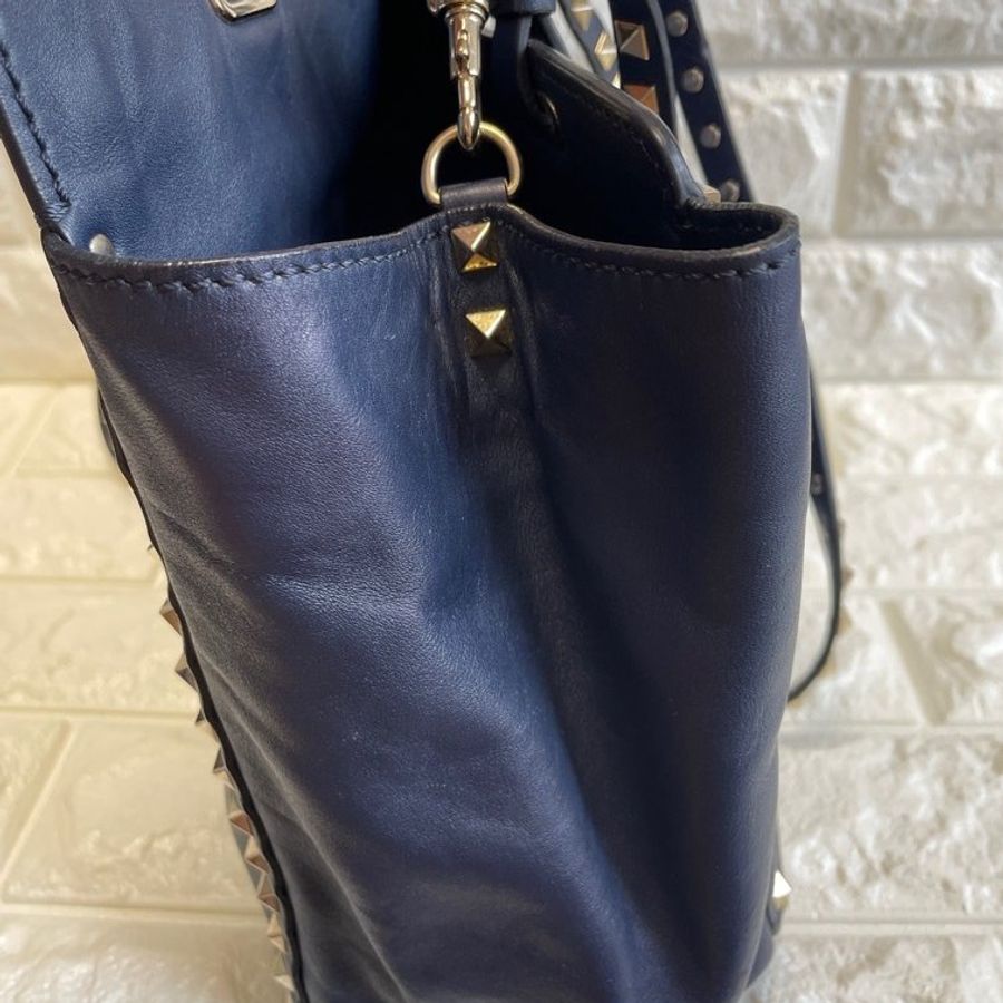 Valentino Garavani ROCKSTUD LEATHER CROSSBODY BAG-2