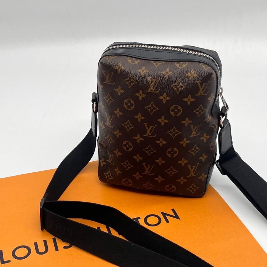 Louis Vuitton LV 字紋拚黑皮革日字拉鍊斜背包/肩背包-0