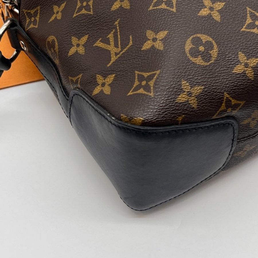 Louis Vuitton LV 字紋拚黑皮革日字拉鍊斜背包/肩背包-2