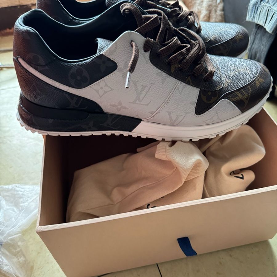 Louis Vuitton LV 休閒鞋 全新品 尺寸8號適合US:9.5-10號-3