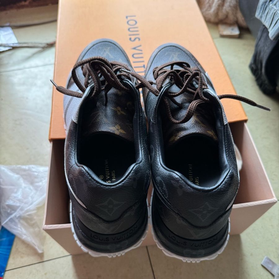Louis Vuitton LV 休閒鞋 全新品 尺寸8號適合US:9.5-10號-4