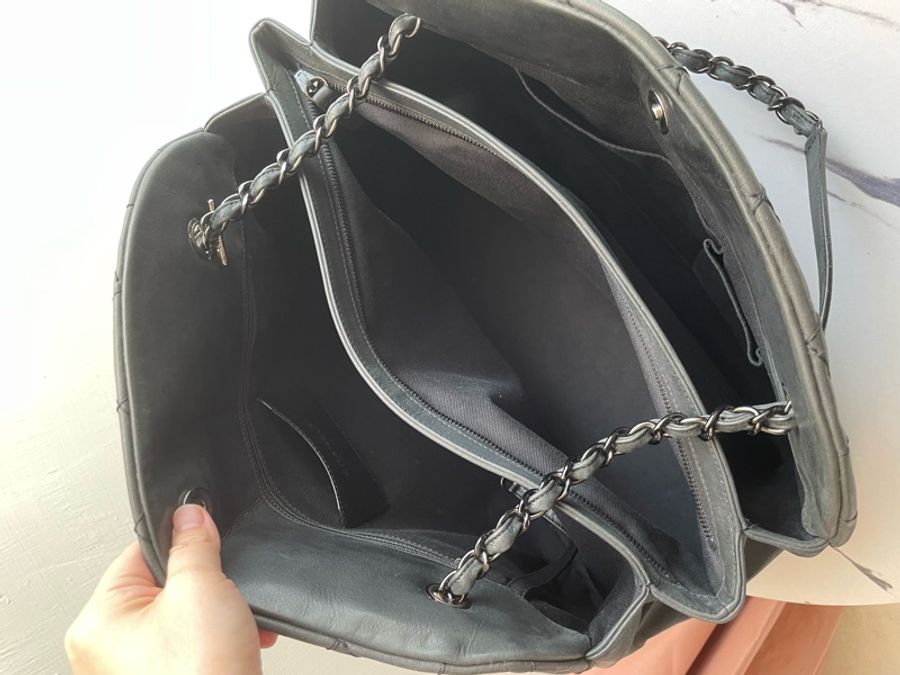 Chanel 黑色菱格鞣製牛皮大肩背包-9
