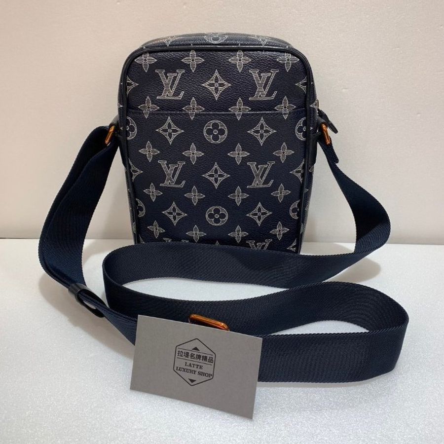 LV Ink字首倒轉 斜背包/側背包 M43678 限量款 9成新-2