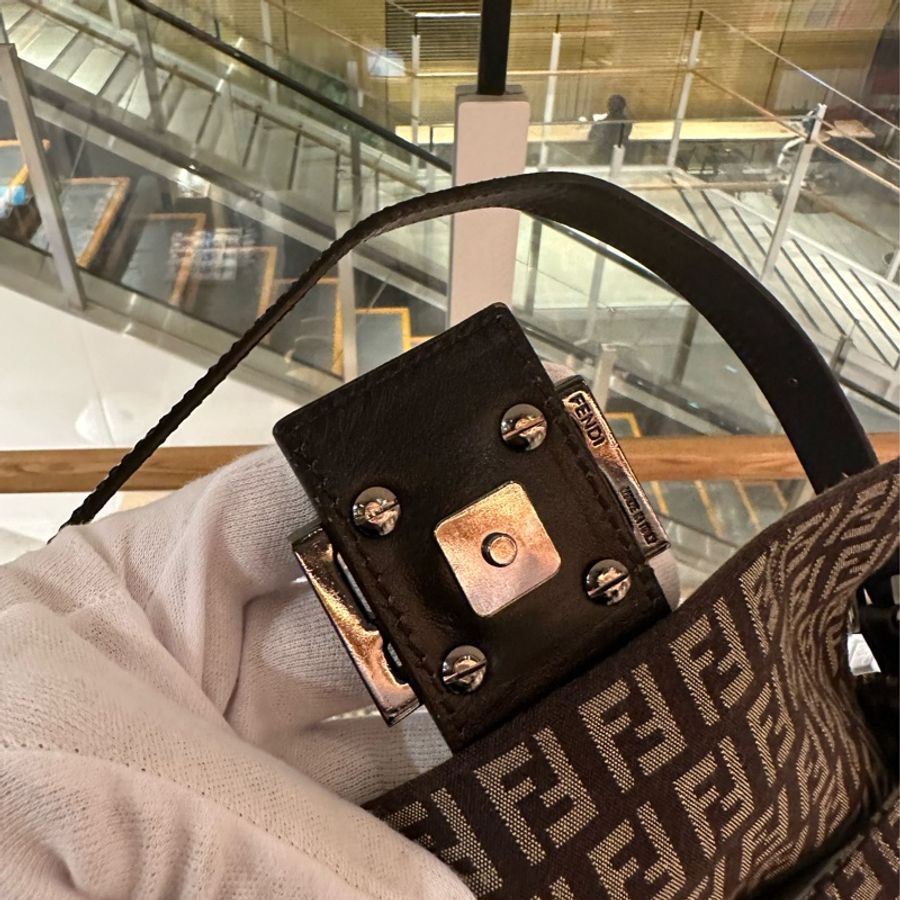 【FENDI】小法棍包-11