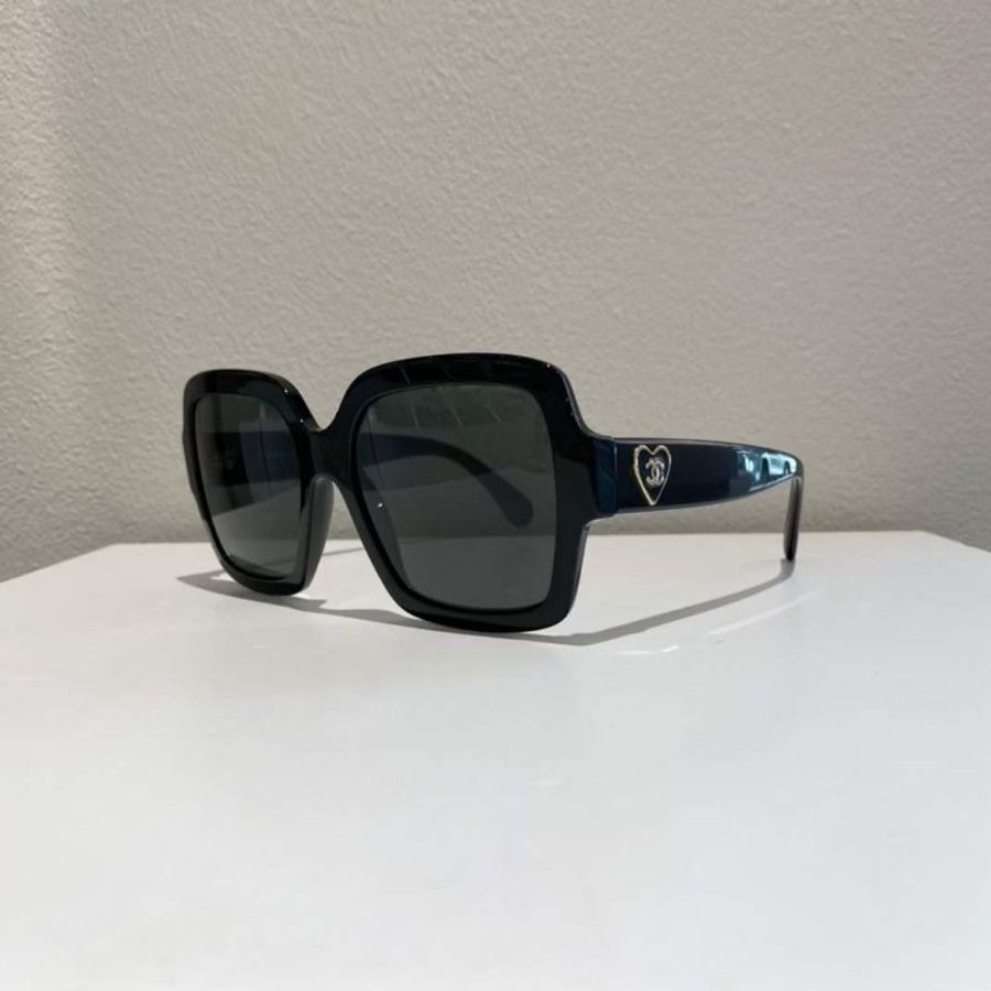 Chanel 愛心款大方框太陽眼鏡 全新配件齊全-1