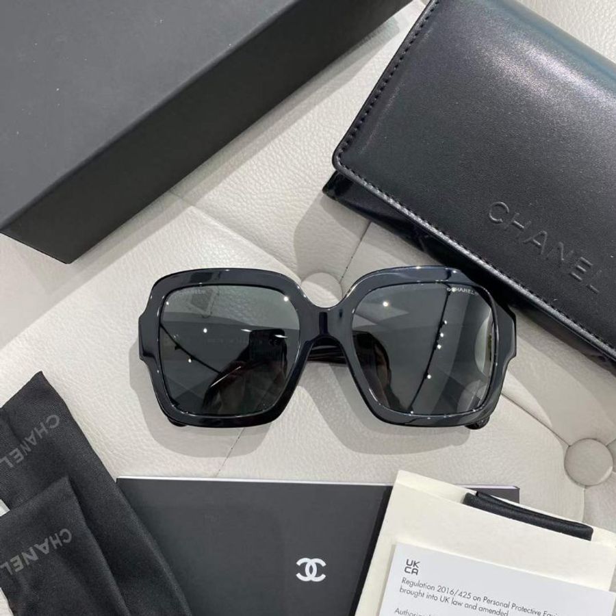 Chanel 愛心款大方框太陽眼鏡 全新配件齊全-5