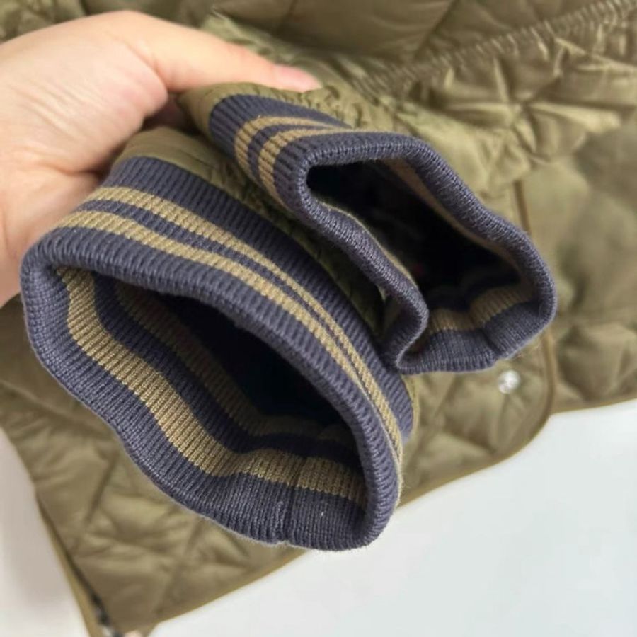 Burberry 軍綠色菱格棉服外套  兒童款 14y，胸圍94，衣長63，穿一次閒置 參考身高160CM-2