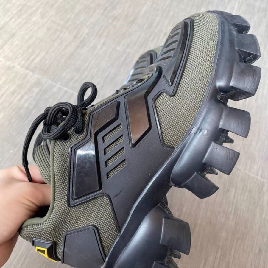 Prada 軍綠色厚底運動老爹鞋 35號  有輕微穿著痕跡 八成新 原價三萬六左右-3